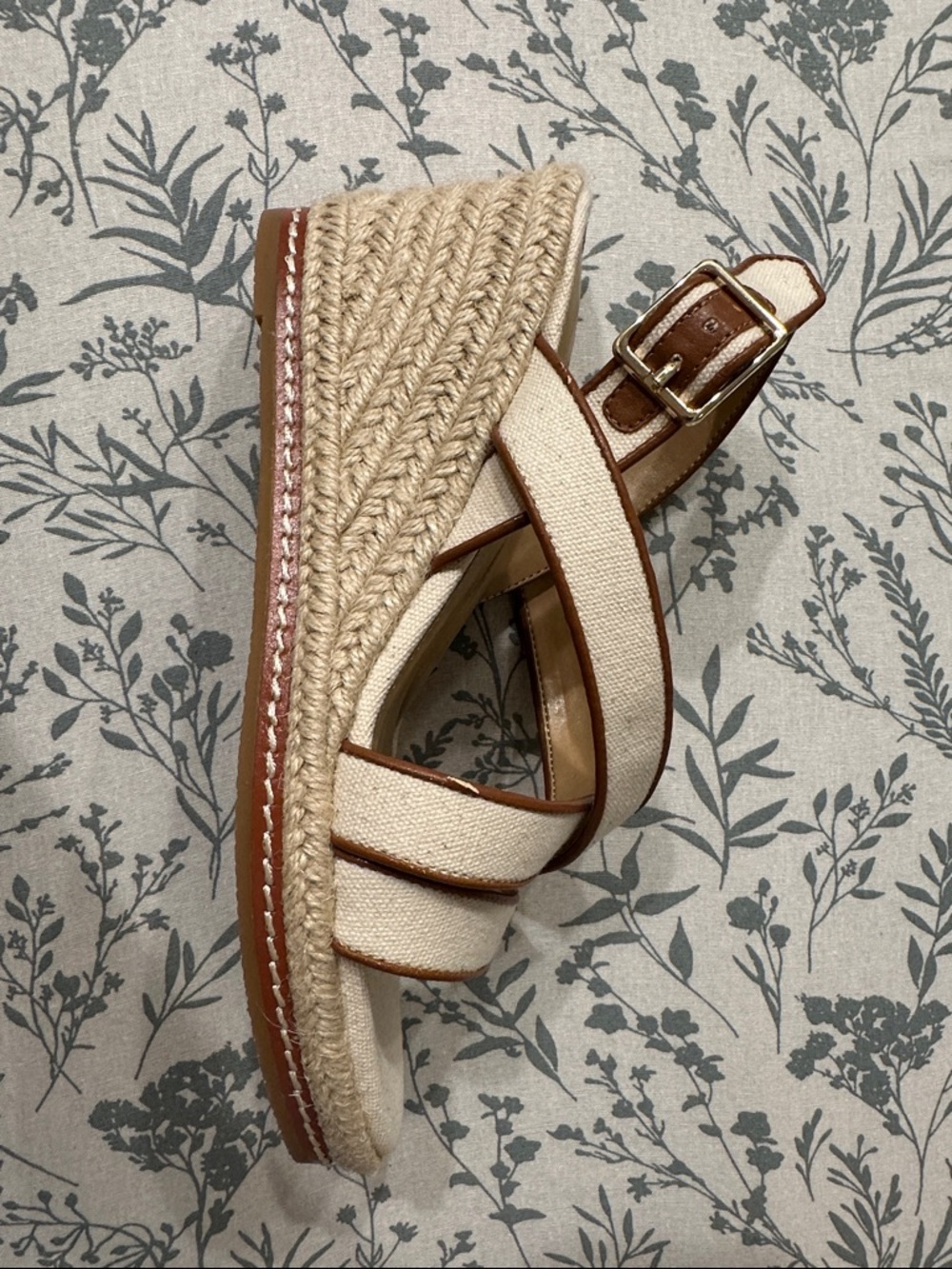 NWT Talbots Cream Canvas Wedge Sandals with Brown Trim - Picture 6 of 7